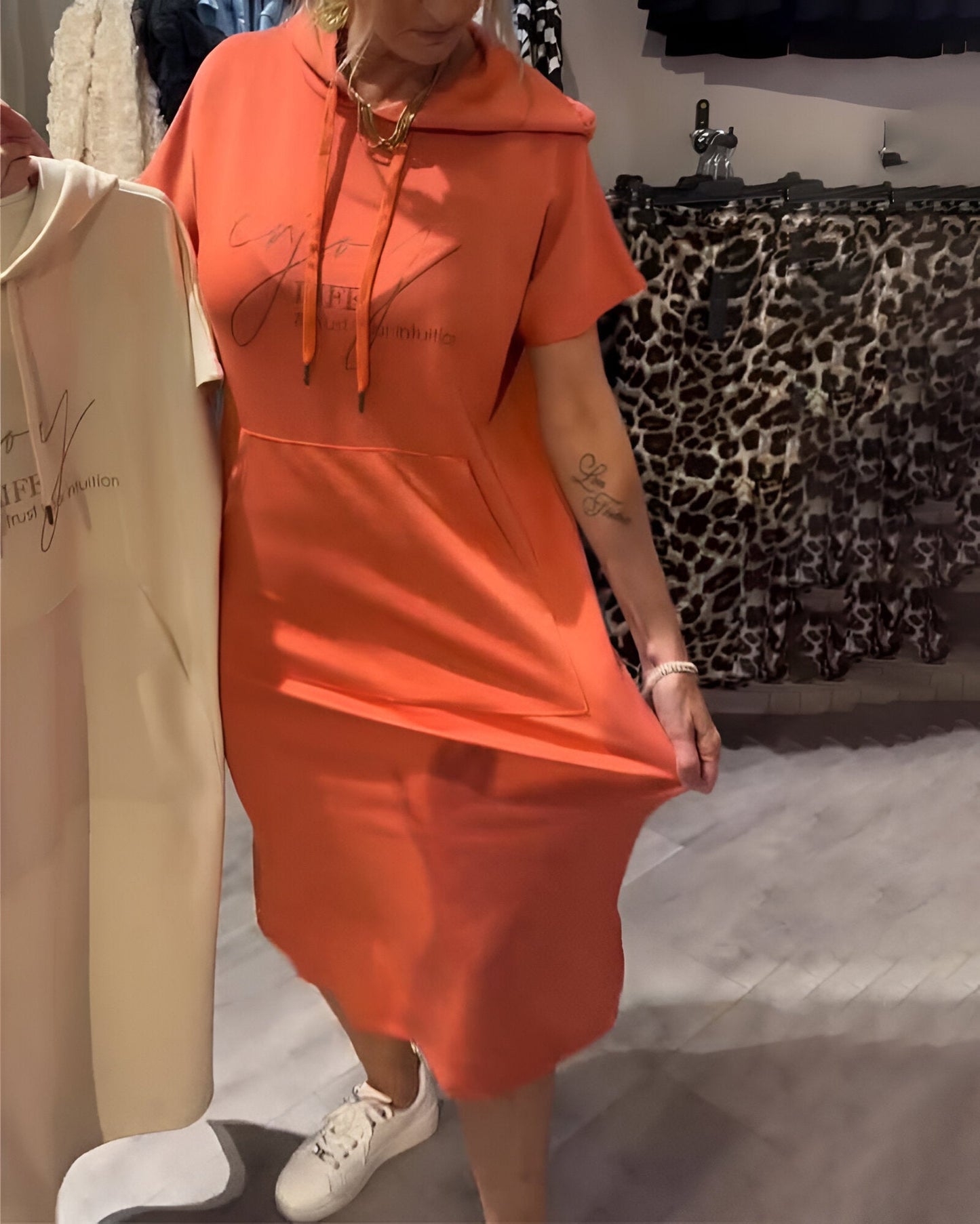 Saskia™ | Bekväm Sommarklänning med Huva
